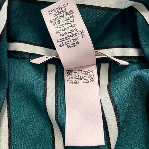 Victoria’s Secret Satin Long Sleeve Pajama Top Women’s M Green/White Striped - Picture 6 of 7